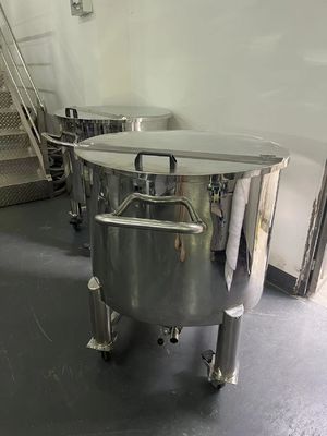 衛生用 RO 水処理施設 タンク ステンレス鋼 半開いた蓋の貯蔵タンク